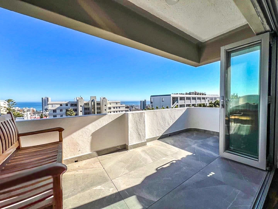 2 Bedroom Property for Sale in Sea Point Western Cape